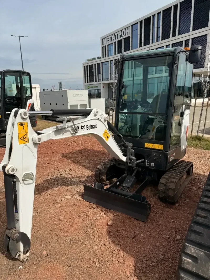 Багер Bobcat E17, снимка 2 - Индустриална техника - 49494357