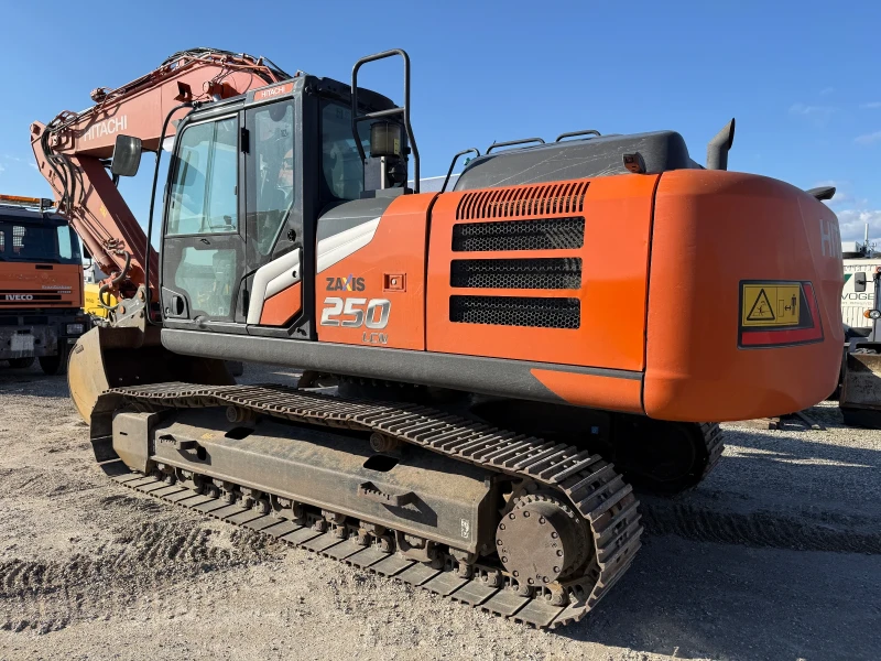 Багер Hitachi ZX 250 LC-7, снимка 2 - Индустриална техника - 53530641