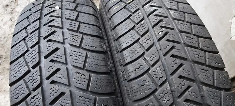 Гуми Зимни 205/80R16, снимка 2 - Гуми и джанти - 30948879