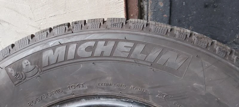 Гуми Зимни 205/80R16, снимка 4 - Гуми и джанти - 30948879