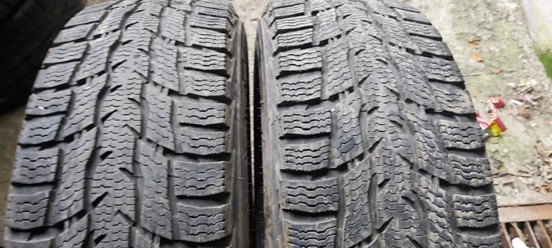 Гуми Зимни 205/65R16, снимка 1 - Гуми и джанти - 35607666