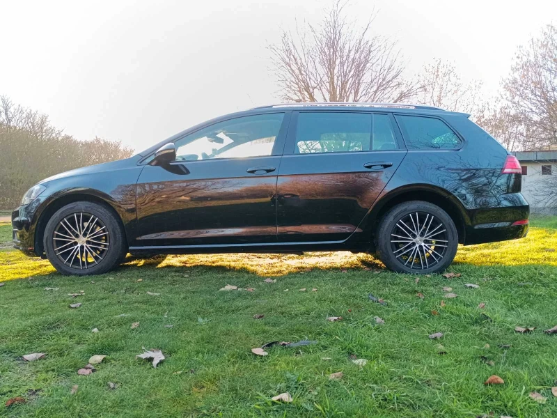 VW Golf 1.6 TDI, снимка 4 - Автомобили и джипове - 52821146