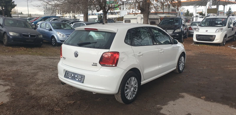 VW Polo 1.6ТDI ВНОС ИТАЛИЯ БЕЗ РЪЖДИ И ЗАБЕЛЕЖКИ , снимка 5 - Автомобили и джипове - 48065462