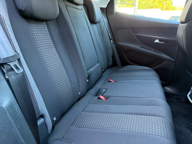 Peugeot 3008 1.5 BlueHDI 130ps DIGITAL , СОБСТВЕН ЛИЗИНГ/БАРТЕР, снимка 9 - Автомобили и джипове - 50613260