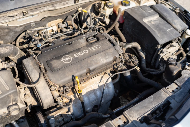 Opel Insignia 1.8 РЕАЛНИ КМ, снимка 7 - Автомобили и джипове - 52568244