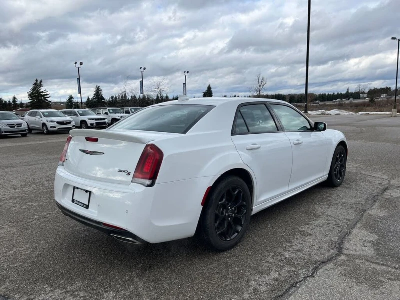 Chrysler 300c * АВТО КРЕДИТ* ЦЕНА ДО БГ * СЕРВИЗНА ИСТОРИЯ * , снимка 6 - Автомобили и джипове - 52594639