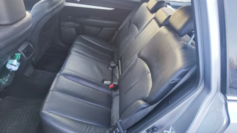 Subaru Outback 2, 5 автоматик газ, снимка 8 - Автомобили и джипове - 52867395