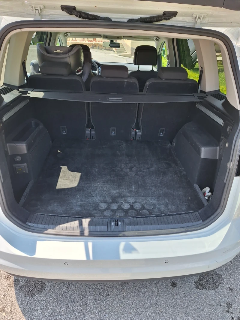 VW Touran, снимка 9 - Автомобили и джипове - 53391516