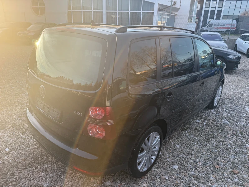 VW Touran 2.0 TDI, снимка 5 - Автомобили и джипове - 53599190