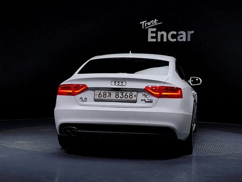 Audi A5 2.0 TDI Quattro - САМО 30% АВАНС, снимка 12 - Автомобили и джипове - 56003338