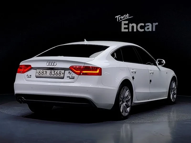 Audi A5 2.0 TDI Quattro - САМО 30% АВАНС, снимка 4 - Автомобили и джипове - 56003338