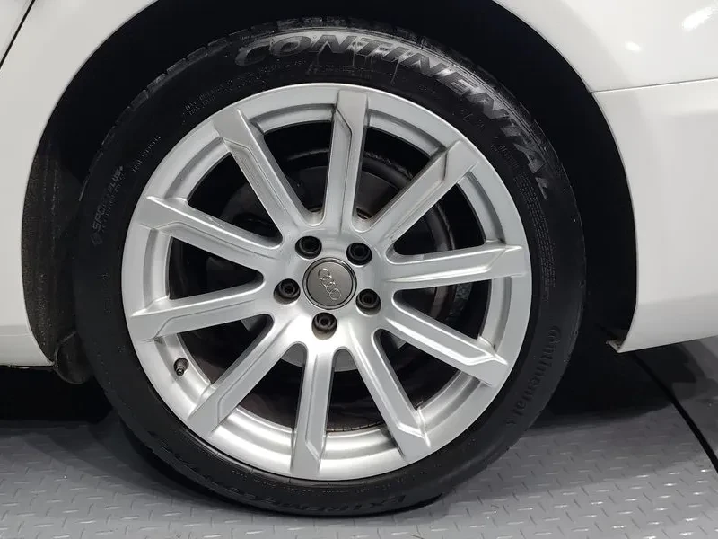 Audi A5 2.0 TDI Quattro - САМО 30% АВАНС, снимка 13 - Автомобили и джипове - 56003338