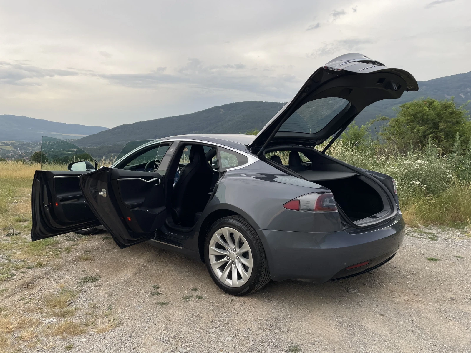 Tesla Model S  - изображение 10