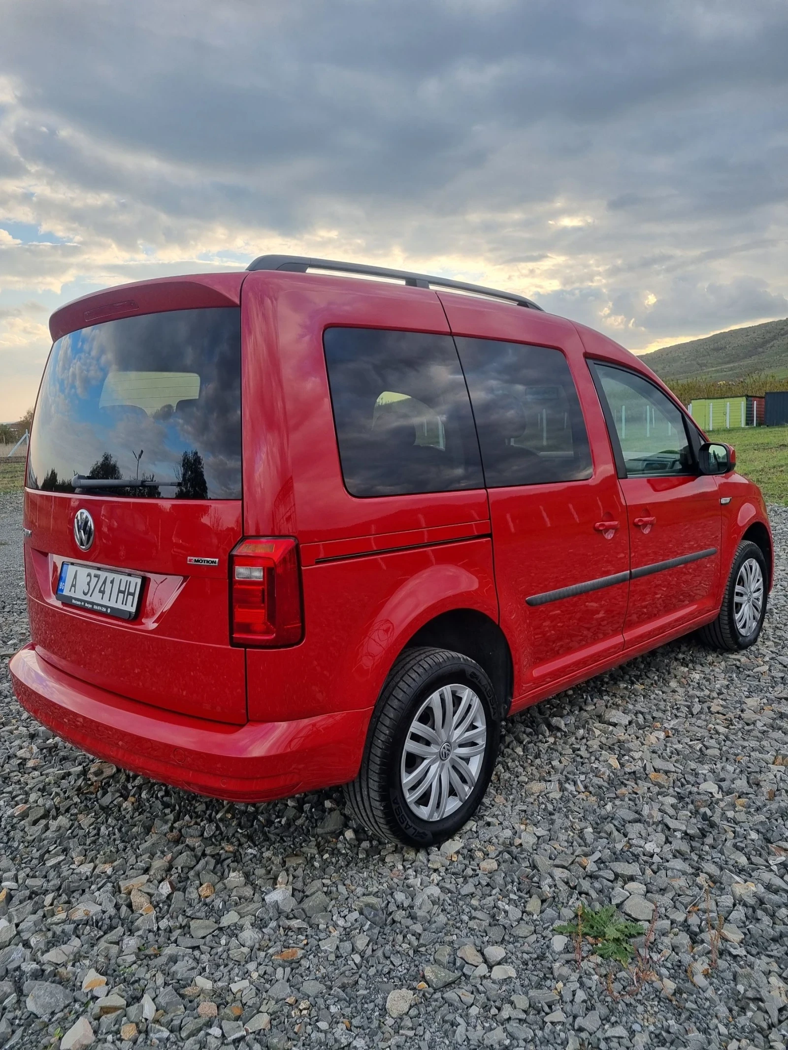 VW Caddy 2.0tdi 122к.с 4x4 7места - изображение 4