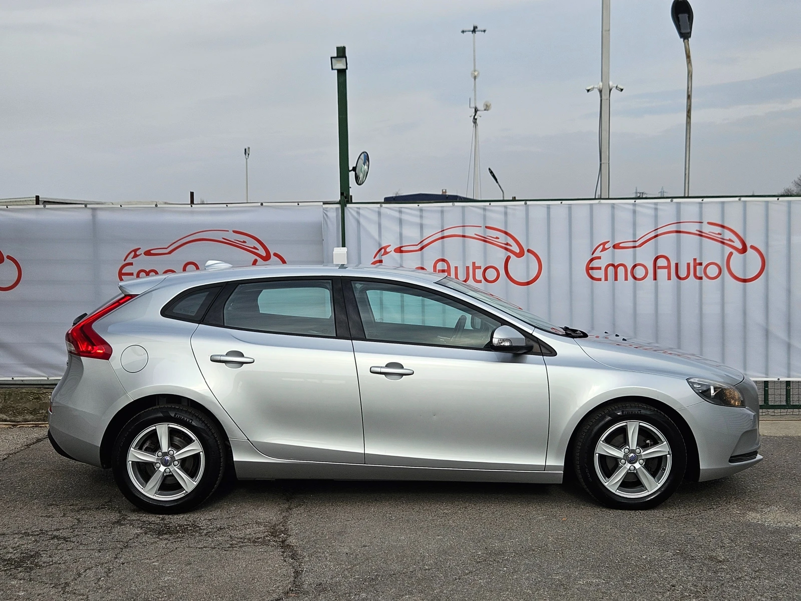 Volvo V40 1.6D/D2/114k.c/6ск/LED/ACC/БЛУТУТ/EURO 5B/ТОП - изображение 2