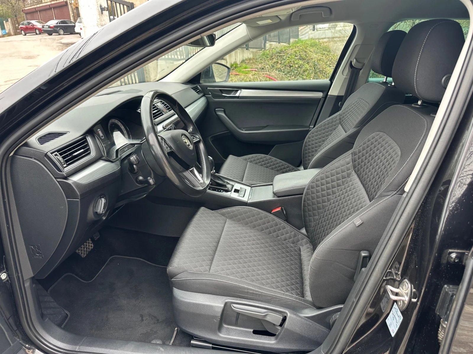 Skoda Superb 2.0TDI_DSG_FaceLift_Distronik - изображение 7