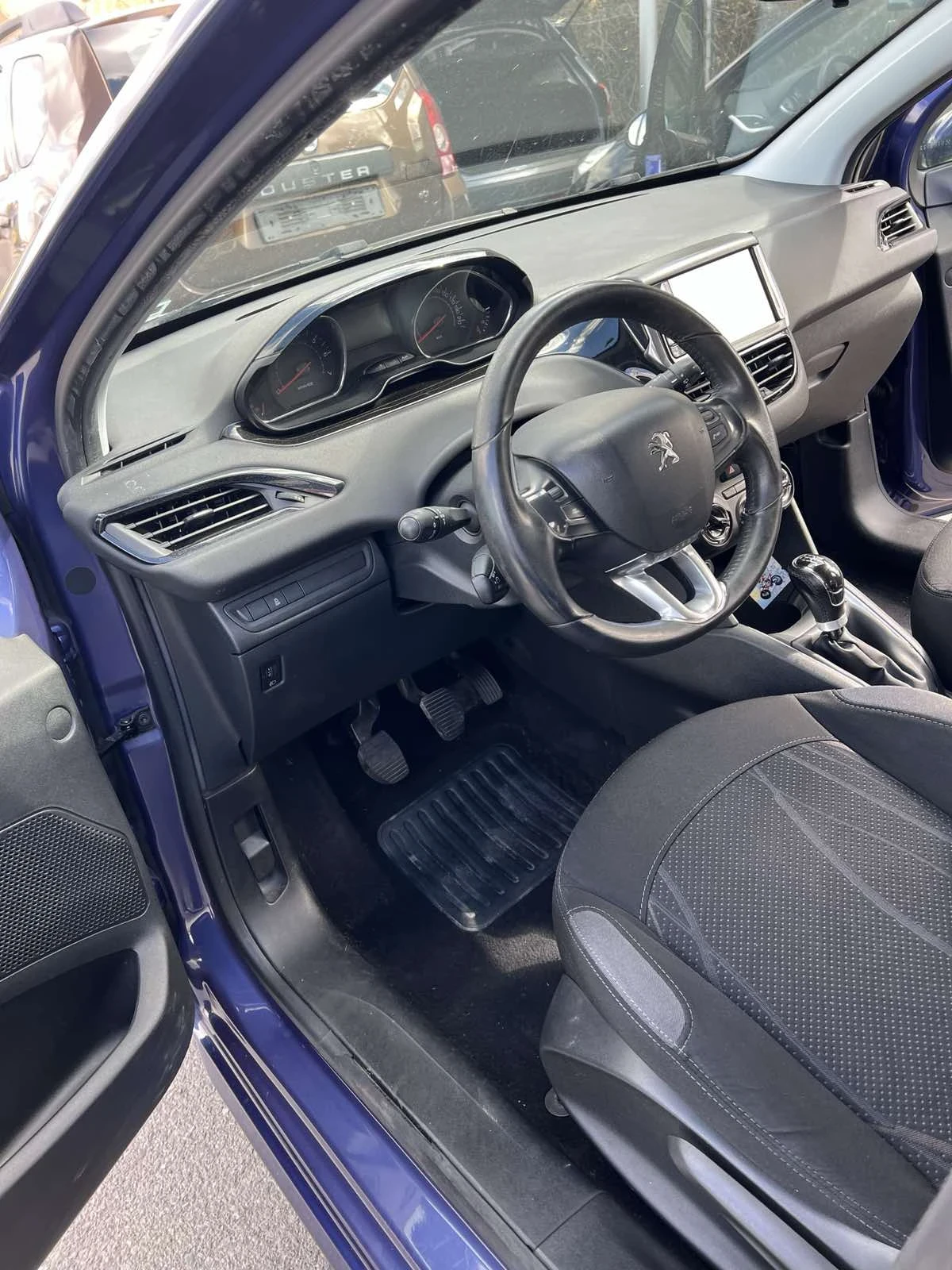 Peugeot 208 208 - изображение 7