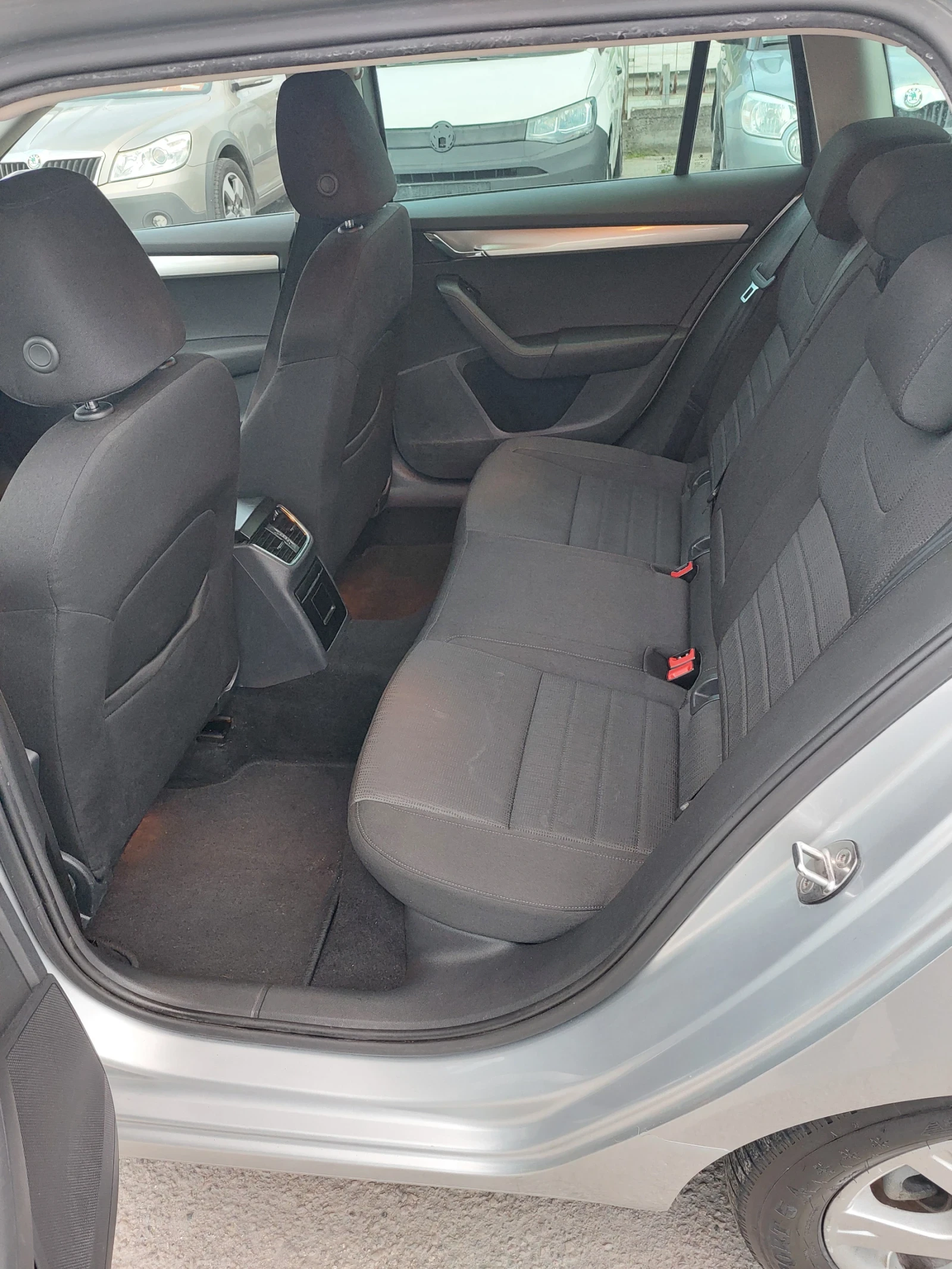 Skoda Octavia 1.6ТDI 4X4 - изображение 6