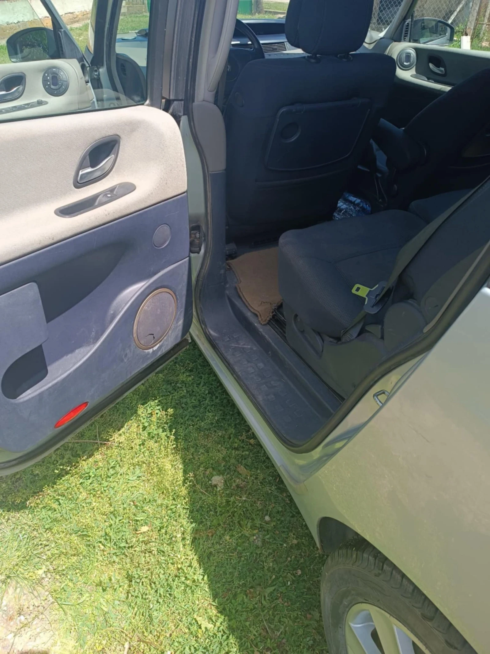 Renault Espace 2.2 dCi - изображение 2