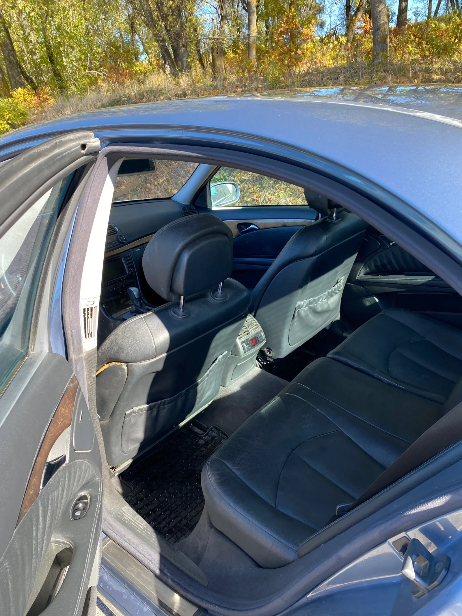 Mercedes-Benz E 320  - изображение 8