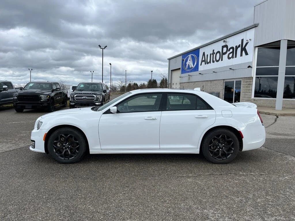 Chrysler 300c * АВТО КРЕДИТ* ЦЕНА ДО БГ * СЕРВИЗНА ИСТОРИЯ *  - изображение 5