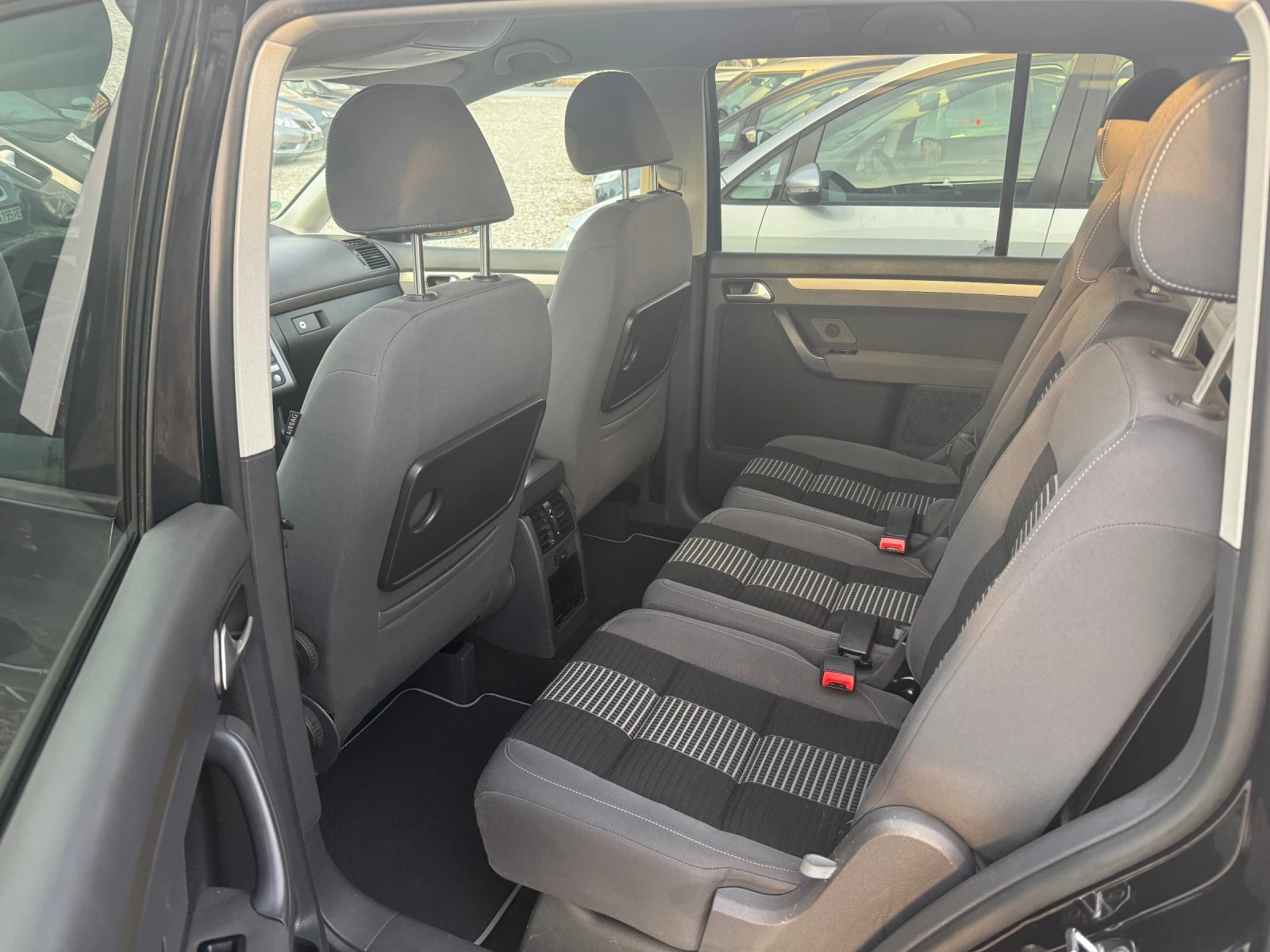 VW Touran 2.0 TDI - изображение 7