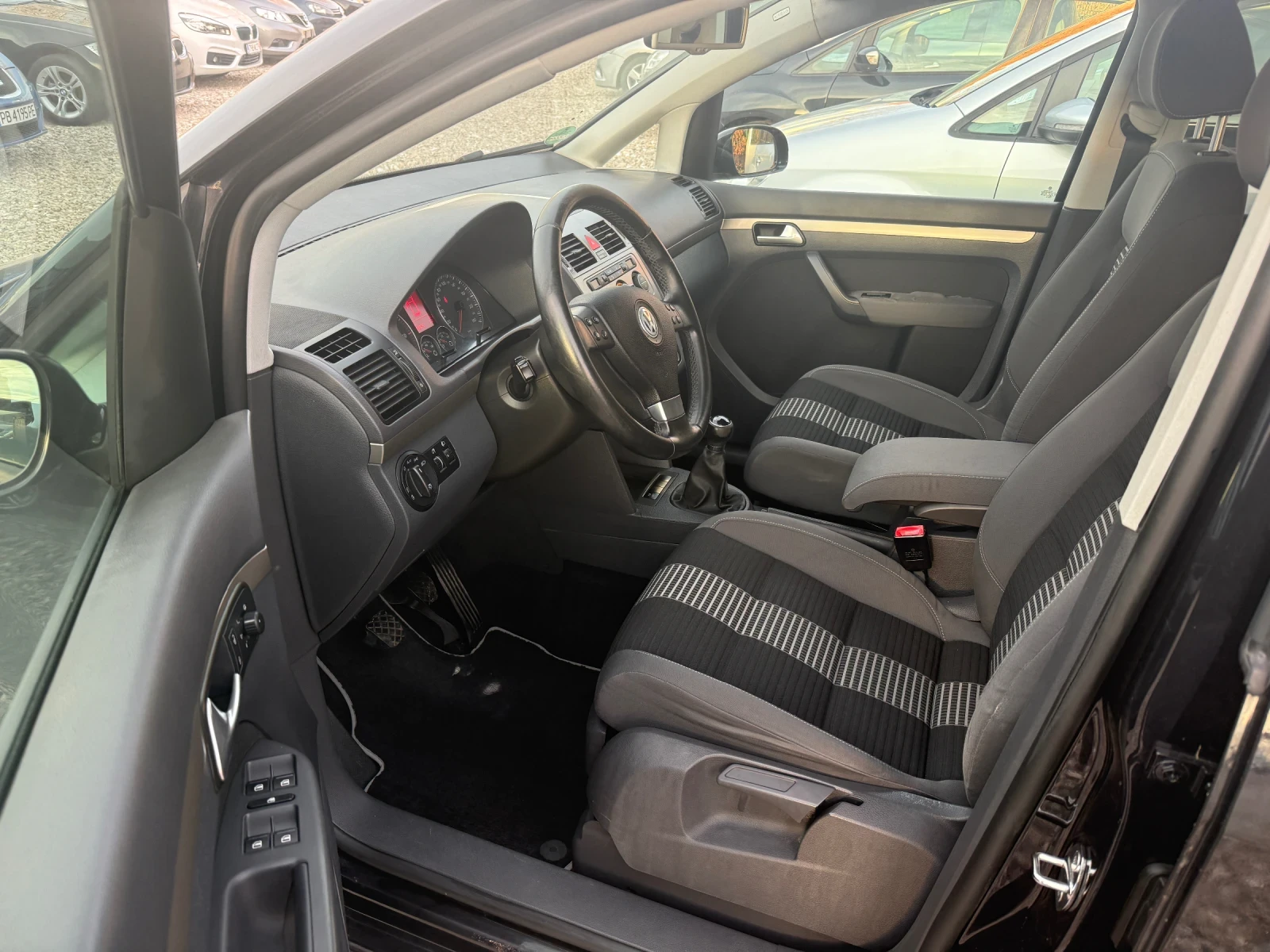 VW Touran 2.0 TDI - изображение 6