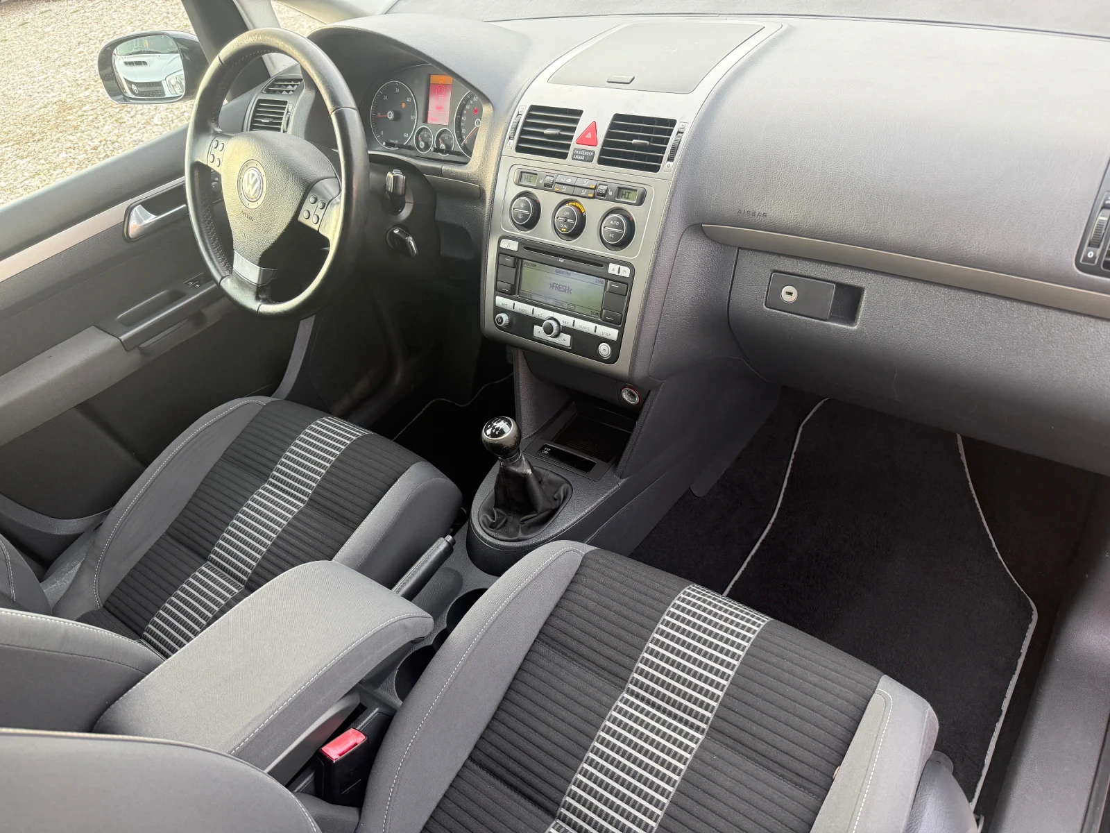 VW Touran 2.0 TDI - изображение 10