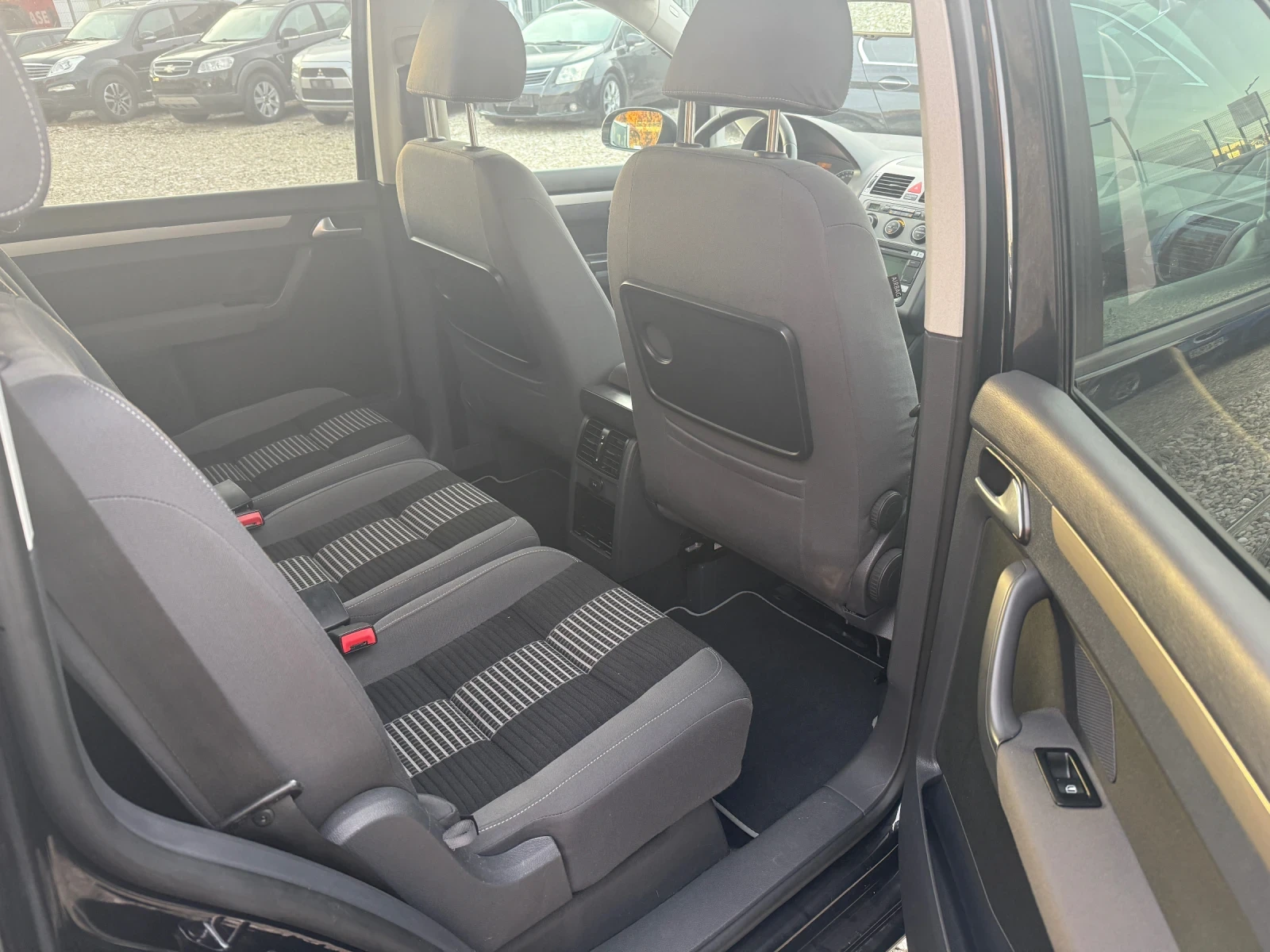 VW Touran 2.0 TDI - изображение 8