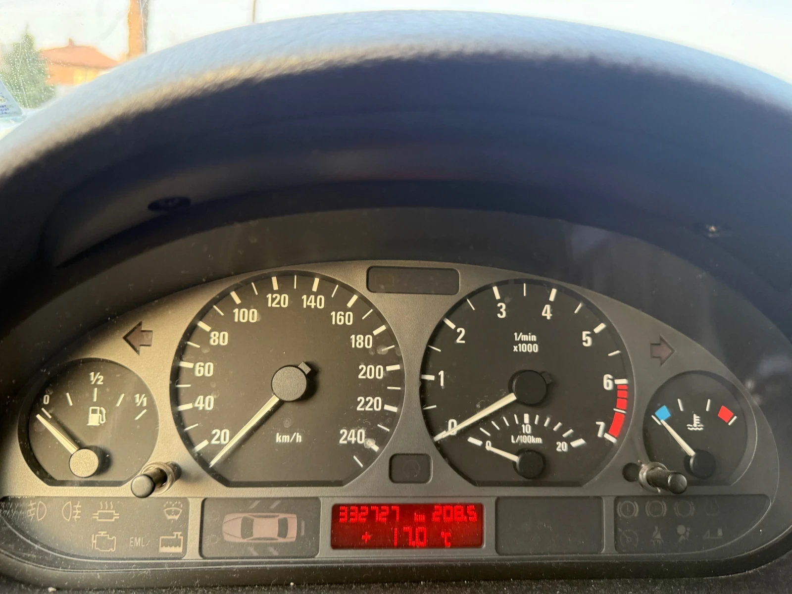 BMW 323  - изображение 4