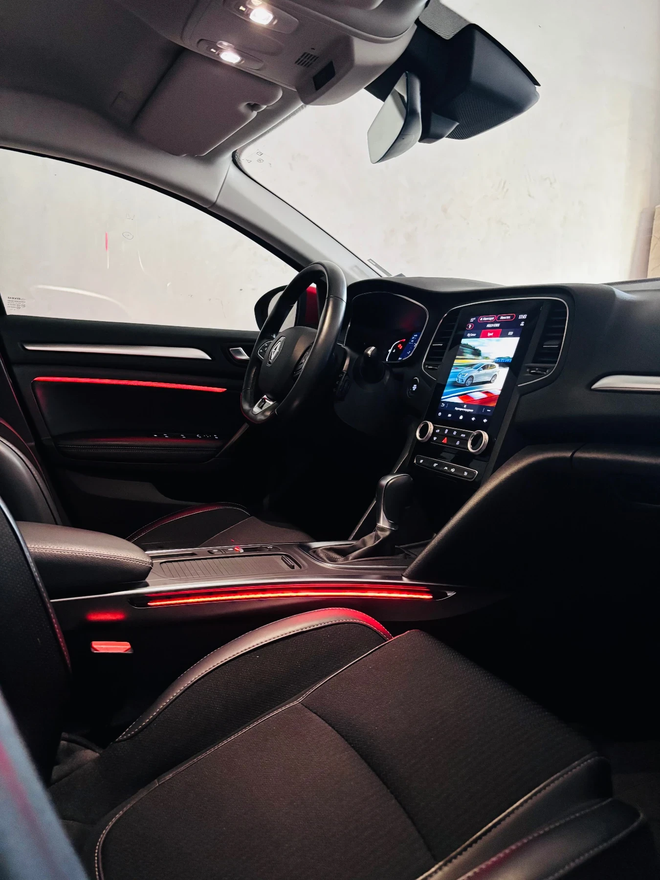 Renault Megane 1.3 TCe 140 EDC, снимка 14 - Автомобили и джипове - 53758967