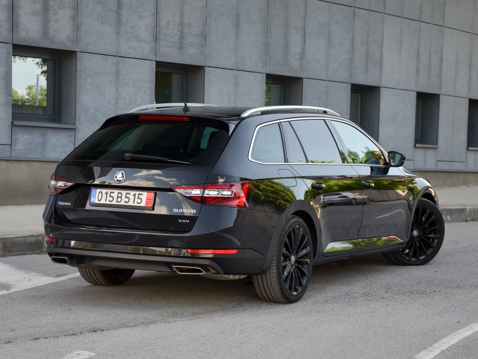 Skoda Superb 2.0 TSI L&K 272 PS, снимка 4 - Автомобили и джипове - 54718369