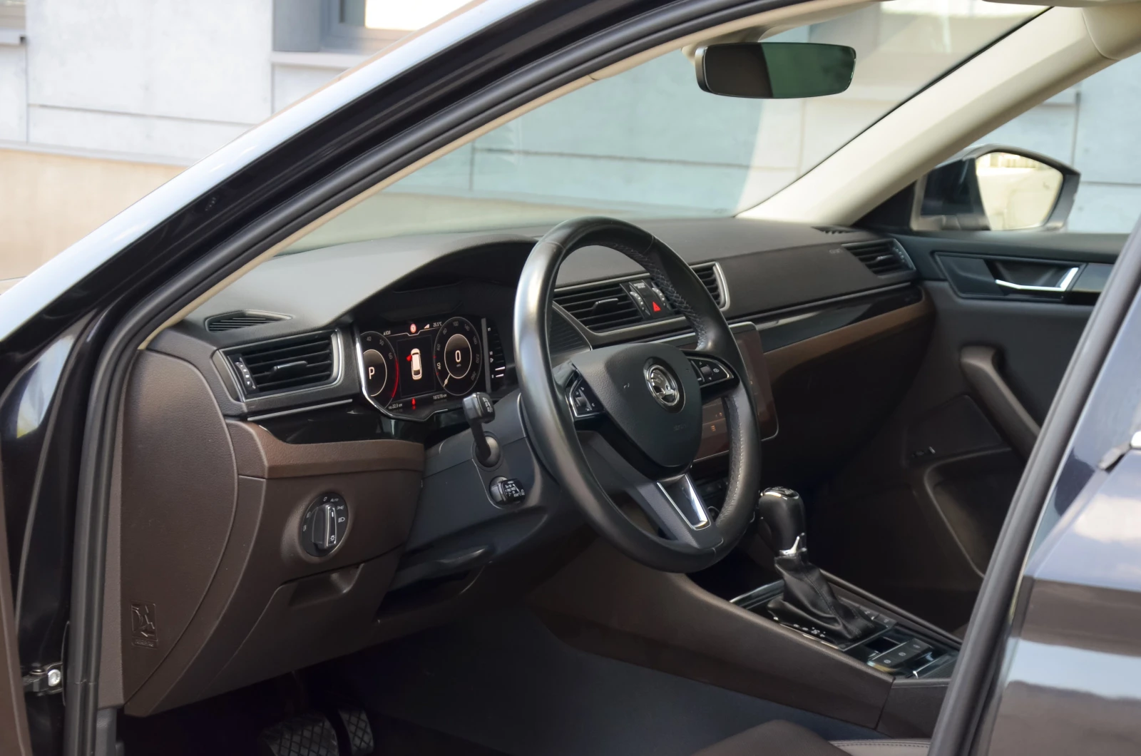 Skoda Superb 2.0 TSI L&K 272 PS, снимка 12 - Автомобили и джипове - 54718369