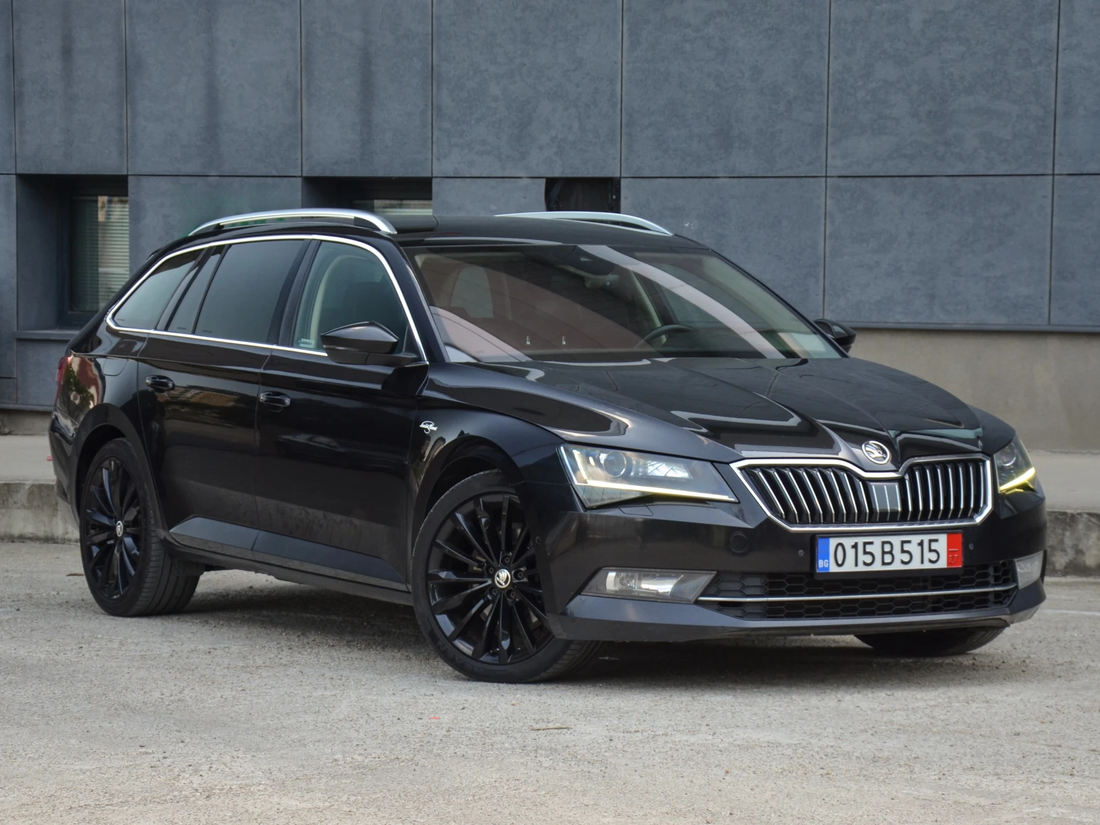 Skoda Superb 2.0 TSI L&K 272 PS, снимка 2 - Автомобили и джипове - 54718369