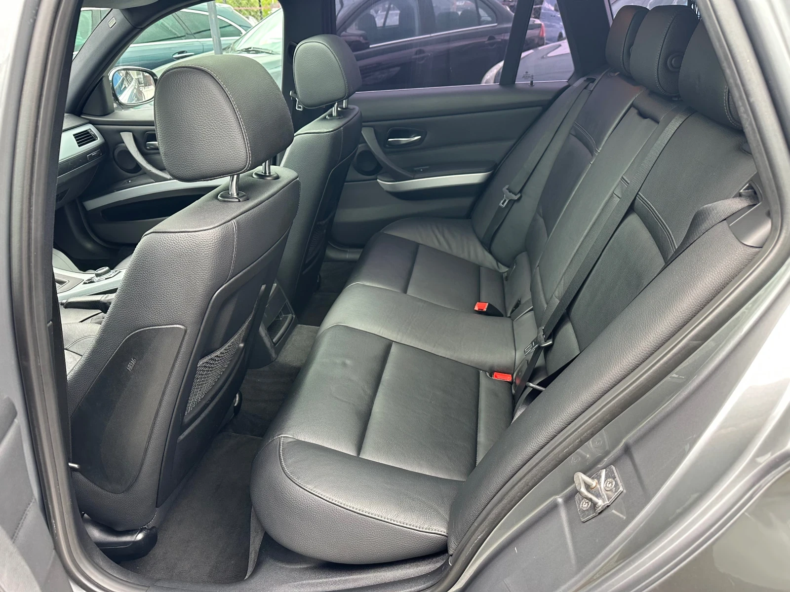 BMW 325 XI M-Packet FACELIFT, снимка 6 - Автомобили и джипове - 54883185