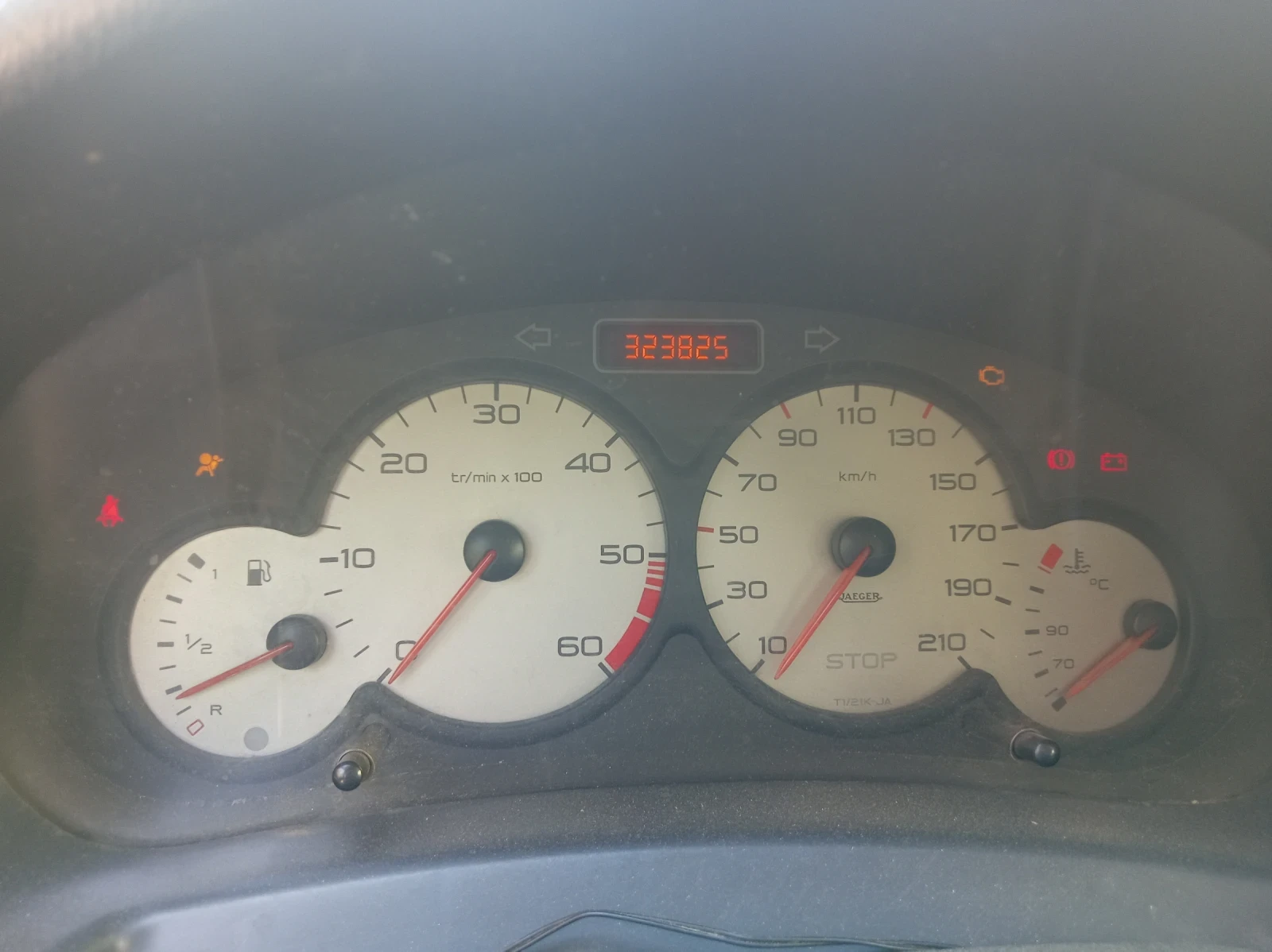 Peugeot Partner, снимка 9 - Автомобили и джипове - 55478355