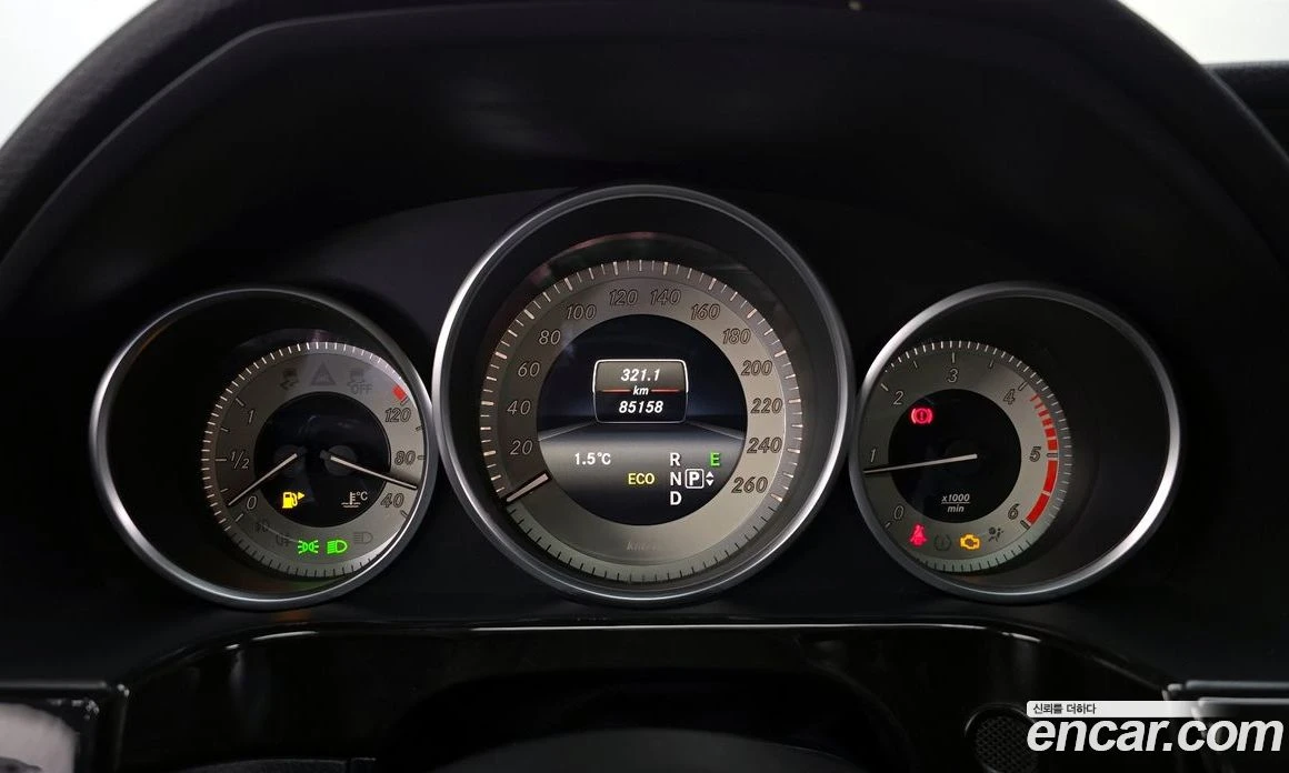 Mercedes-Benz E 250 E250 CDI 4MATIC, снимка 8 - Автомобили и джипове - 55685039