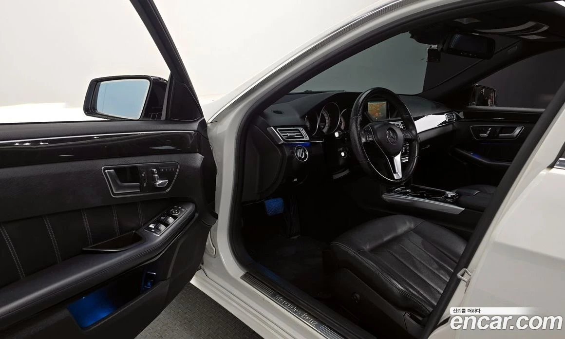 Mercedes-Benz E 250 E250 CDI 4MATIC, снимка 11 - Автомобили и джипове - 55685039