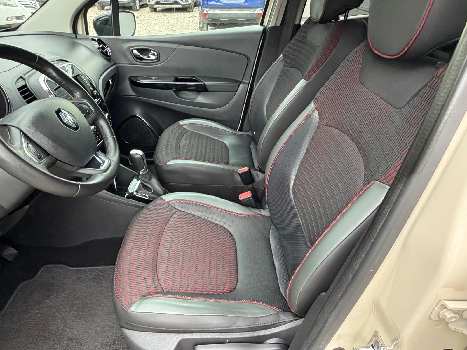Renault Captur 1.5DCI* AVTOMAT* NAVI* LED, снимка 11 - Автомобили и джипове - 56045571