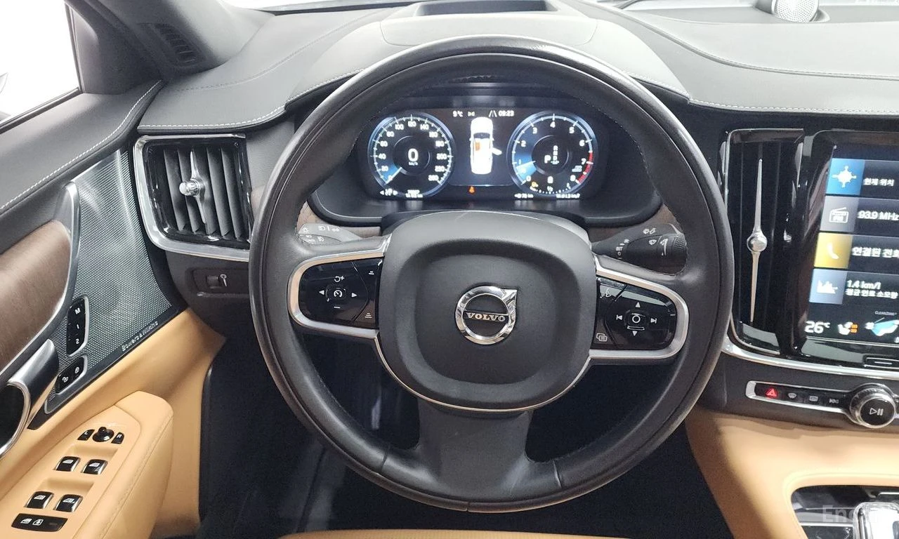 Volvo S90 B6* AWD* INSCRIPTION* ОБДУХВАНЕ* ДИСТРОНИК* ХЕДЪП*, снимка 7 - Автомобили и джипове - 56151827
