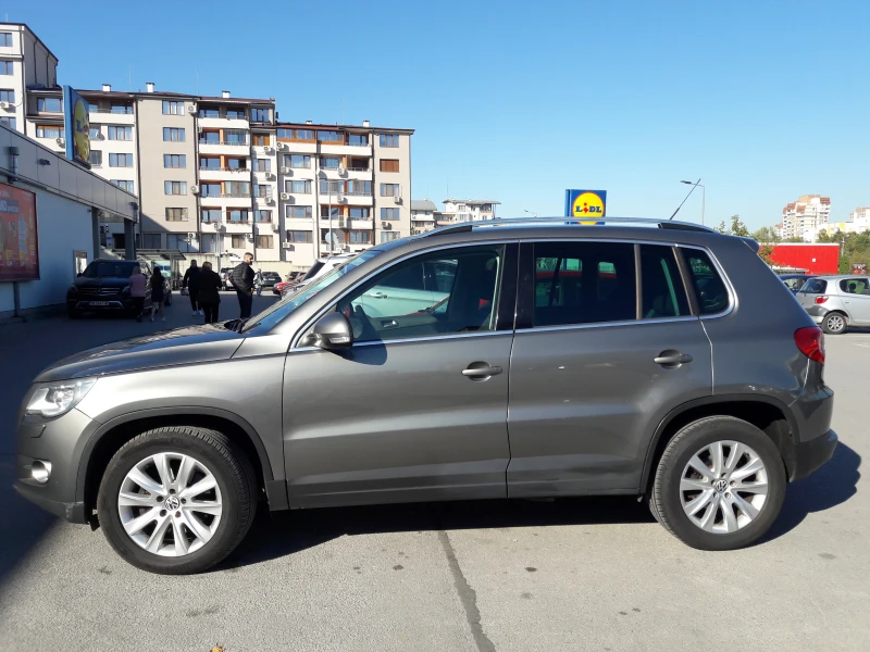 VW Tiguan 2.0 tdi, снимка 3 - Автомобили и джипове - 47859730