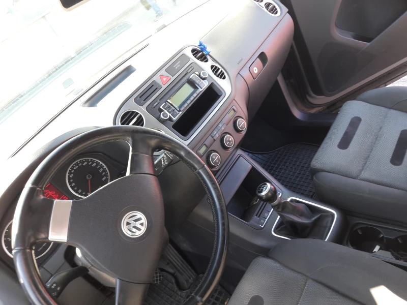 VW Tiguan 2.0 tdi, снимка 4 - Автомобили и джипове - 47859730