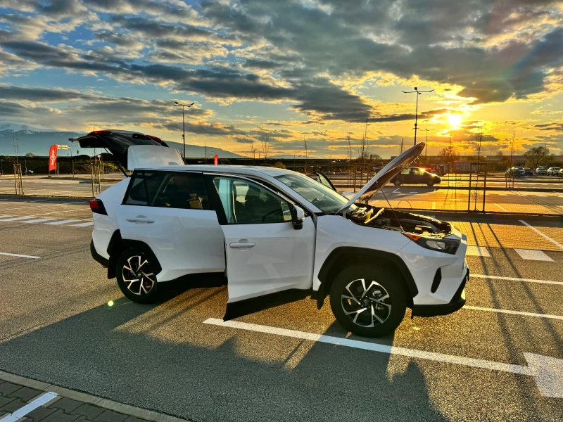 Toyota Rav4 AWD 2.5 Бензин 4x4 8 Speed Регистрация КАСКО