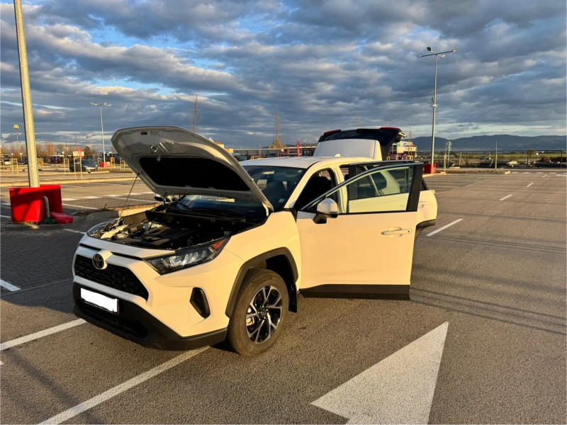 Toyota Rav4 AWD 2.5 Бензин 4x4 8 Speed Регистрация КАСКО, снимка 11 - Автомобили и джипове - 52544319