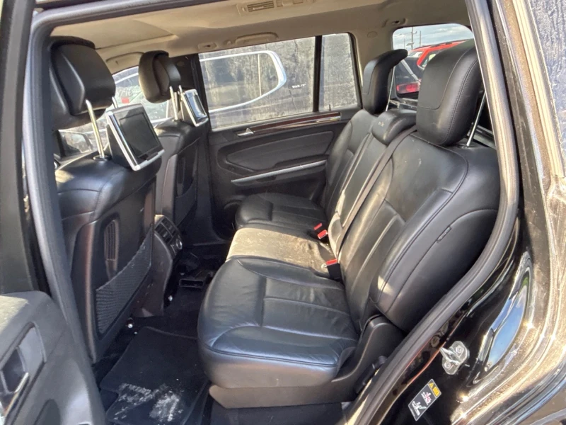 Mercedes-Benz GL 550 AMG 4 MATIC, снимка 13 - Автомобили и джипове - 52424325
