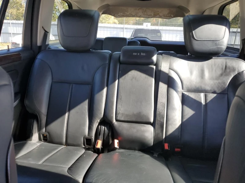 Mercedes-Benz GL 550 AMG 4 MATIC, снимка 11 - Автомобили и джипове - 52424325