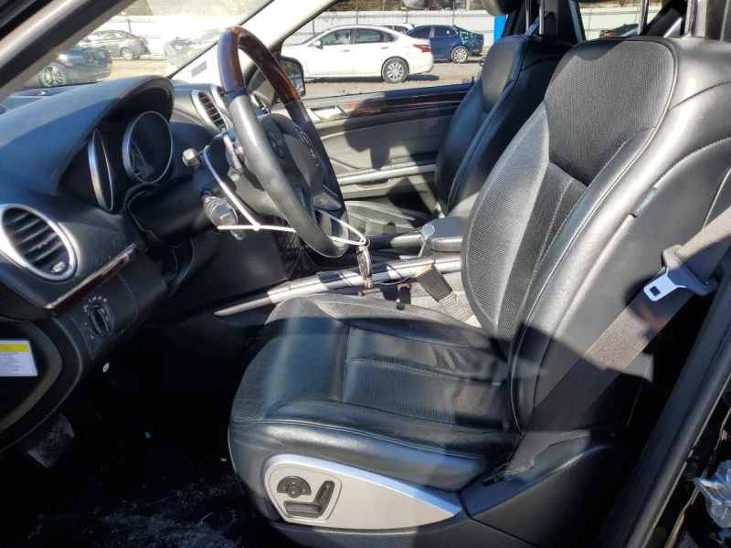 Mercedes-Benz GL 550 AMG 4 MATIC, снимка 7 - Автомобили и джипове - 52424325