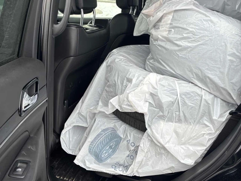 Jeep Grand cherokee High Altitude* CARFAX* ВТОРИ ГУМИ* ДИСТРОНИК, снимка 15 - Автомобили и джипове - 53570533