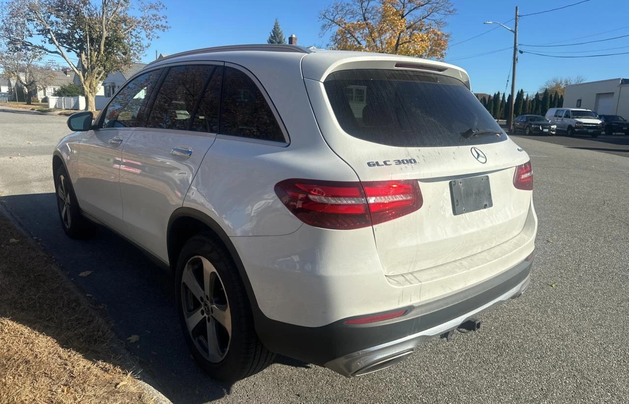 Mercedes-Benz GLC 300 4MATIC/ПОДГРЕВ/КАМЕРА/PANO/NAVI - изображение 3