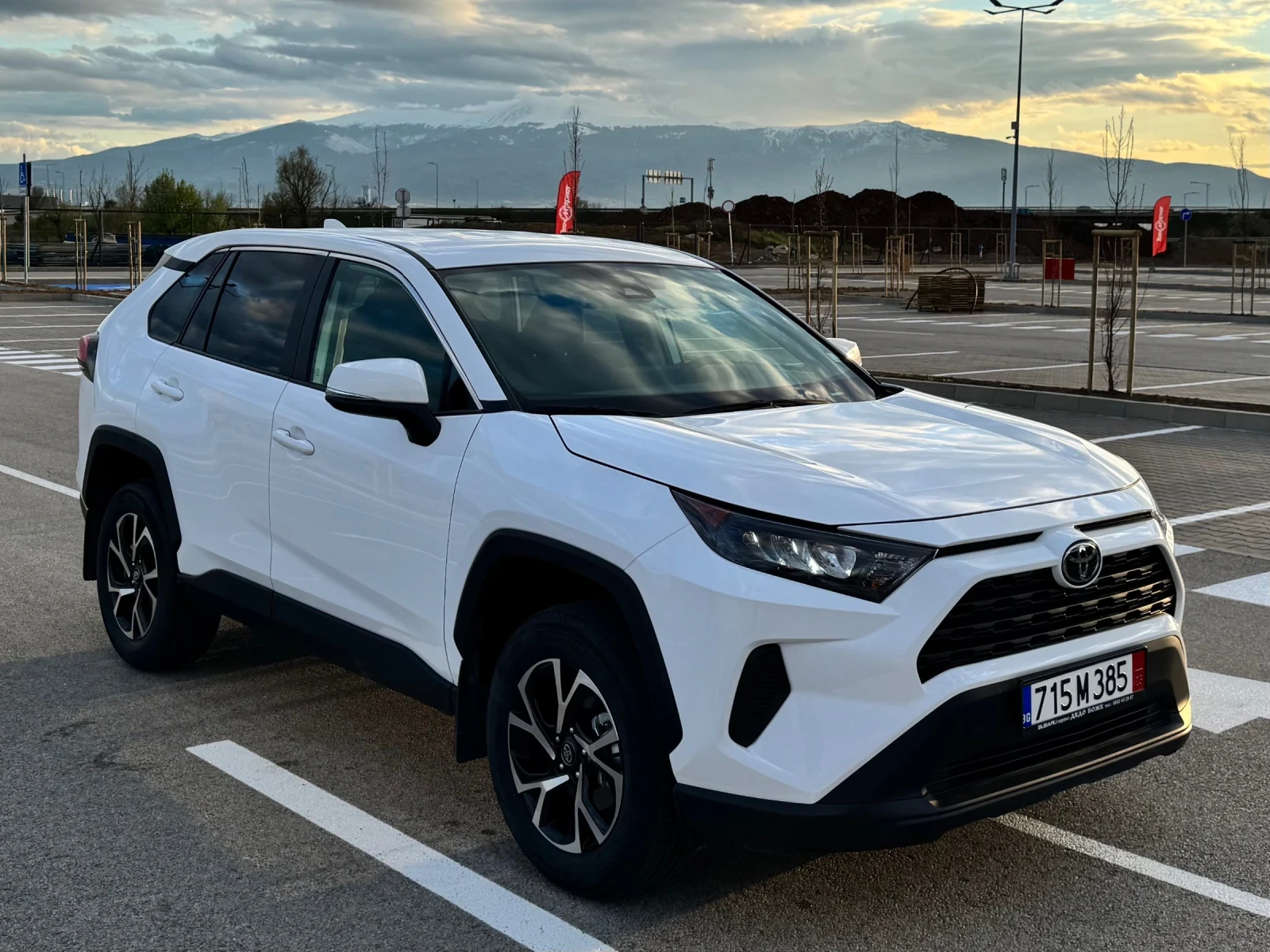Toyota Rav4 AWD Automatic КАСКО 2.5L DOHC 16V 4x4 8 Speed - изображение 4